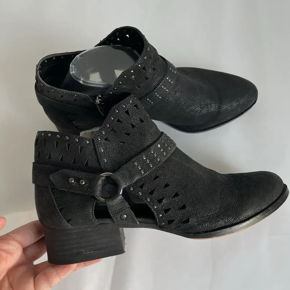 Vince‎ Camuto Calley Leather Studded Harness Ankle Boots Black Booties Size 10